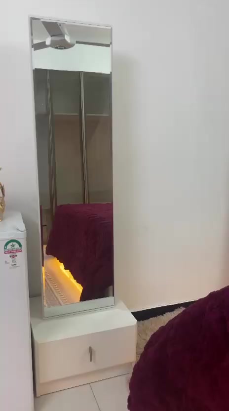 سلام عليكم غرفة تركية واللة العضيم الغرفة جديدة وصالي شهر من ماخذهة 9قطع +نشرة داهلية بل كنتور ***********الرقم بي واتساب
