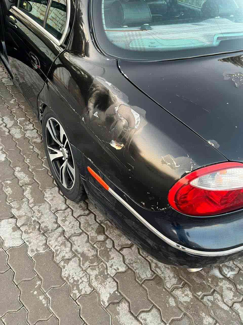 سلام عليكم جاكوار S Type موديل 2007
رقم بغداد الجديد باسمي سنويه إلى 2030
بيه حادث فقط المدكر الخلفي واضح بالصور
وباقي السياره مكفوله و مواصفته واضحه بالصور
السياره بيه محرك بطه 3000 وكاسره رنكات
يعني يراد اله محرك وحداديه عامه 
السعر 70 ورقه وبيه مجال قليل
هاتف *********** البصرة, العراق
