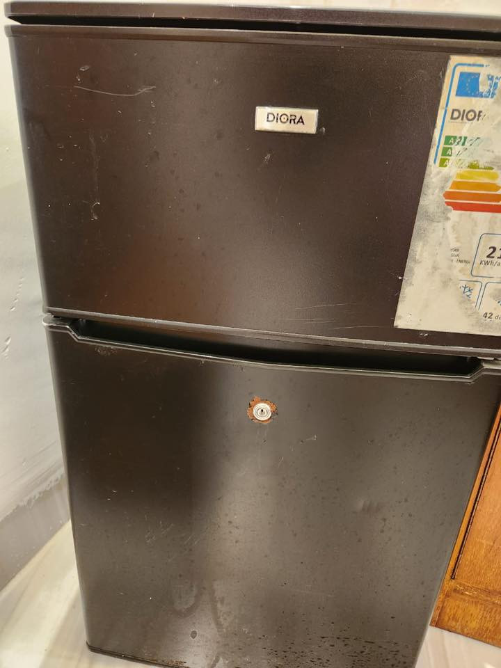 ثلاجه سعرها ٩٠ موصل ‭٠٧٥٠ ٣١٢ ٥٠٢١‬
