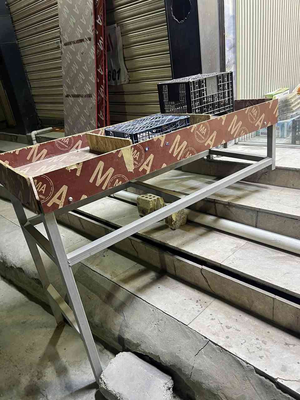 ميز مخضر عدد ٥  
مع ميزان اخو الجديد ٦٠ كغ يوزن 
تصفيه محل السعر ٤٠٠ الف
شكرا للادمن


**إذا كنت صاحب هذا الإعلان وتريد حذفه لأي سبب، رجاءا أرسل رسالة إلى الدعم الفني**