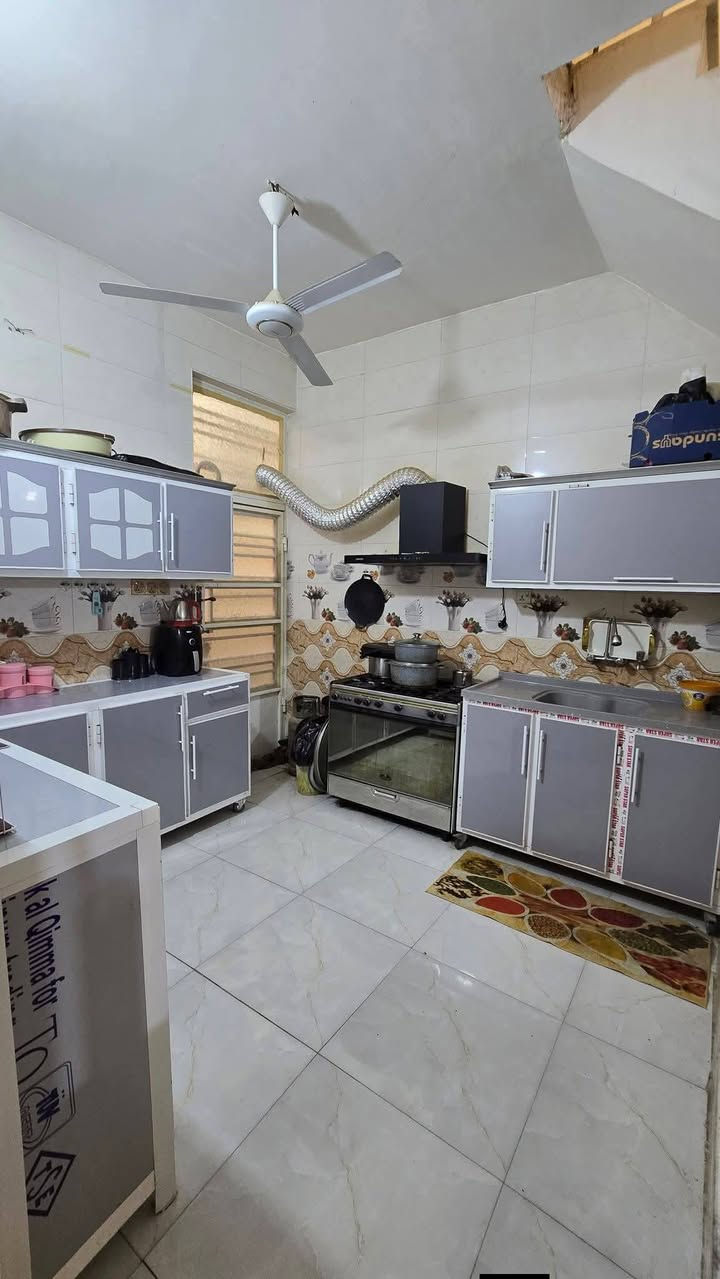 بيت بالتقيه ٣ زراهي مرقم بلديه باسمي طابقين ١٠٠ متر مسلح الطابق الثاني بيه غرفتين وصاله ومطبخ وحمام واصلات للسقف


**إذا كنت صاحب هذا الإعلان وتريد حذفه لأي سبب، رجاءا أرسل رسالة إلى الدعم الفني**