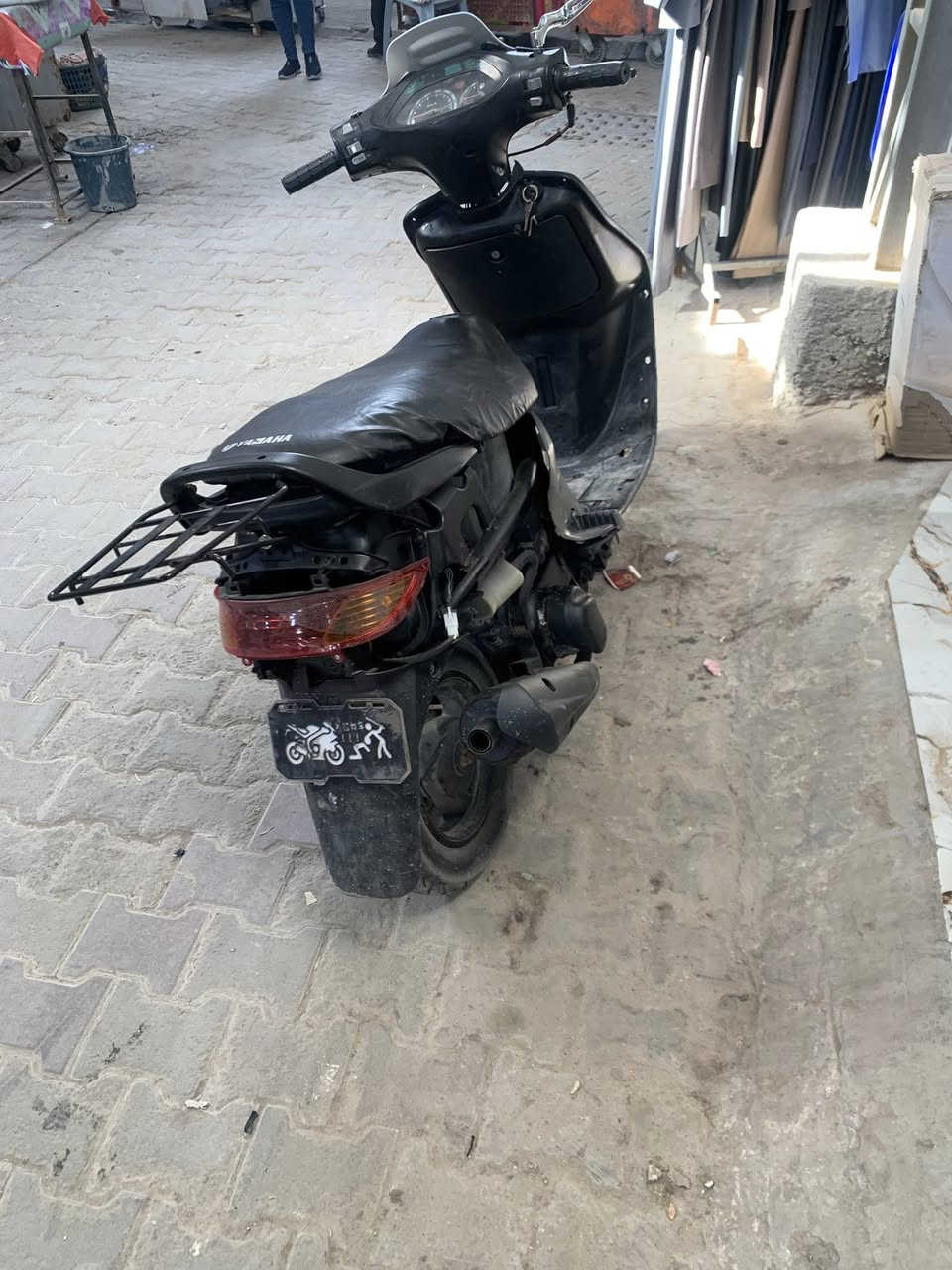 سلام عليكم دراجه للبيع فراشه مفتوحه بس مابيها اي صوت تجي تفحص كلشي شغال السعر 275المكان كوفه   ***********
