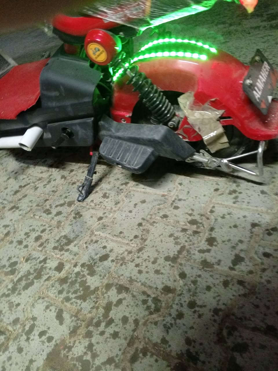 د
راجه شحن للبيع 4بطاريات صارلها شهرين عندي الدراجه جديده و نضيفه السعر 550 الرقم ***********
