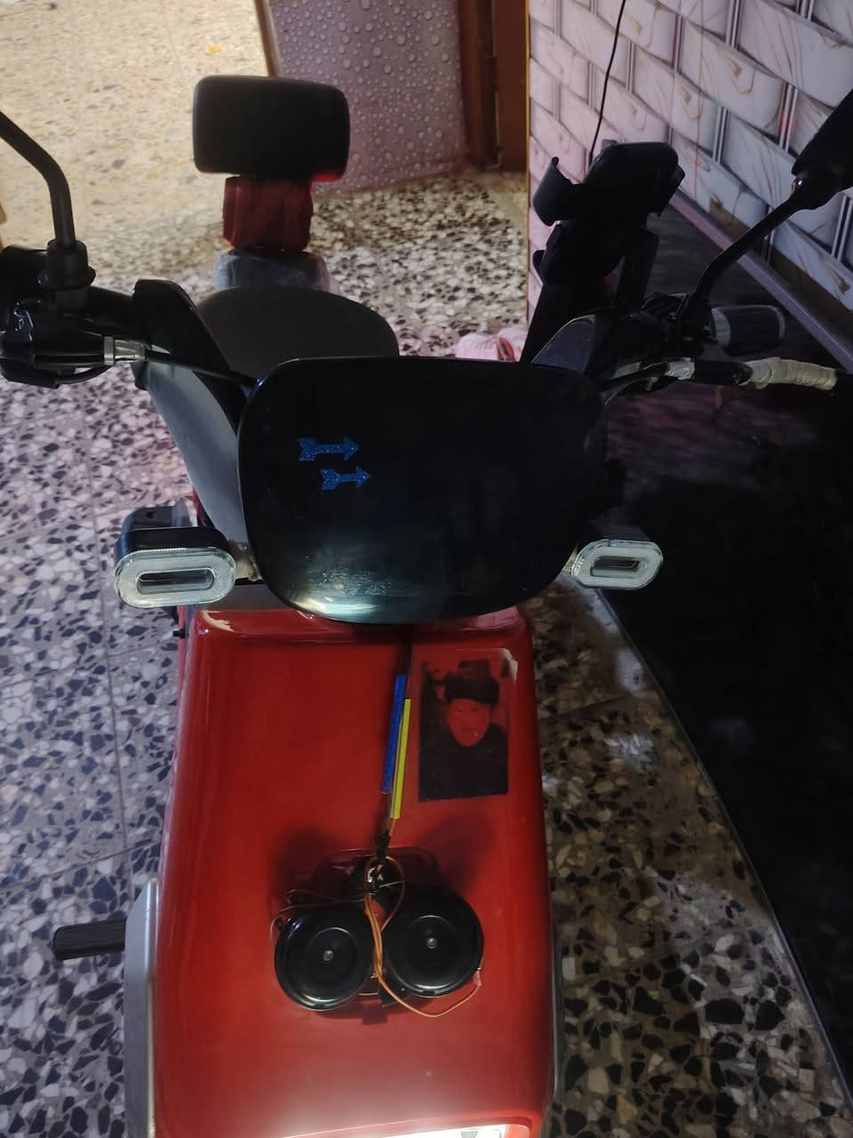 دراجة شحن (تيسلا 2024) للبيع سعر 350 وبيها مجال / ***********
