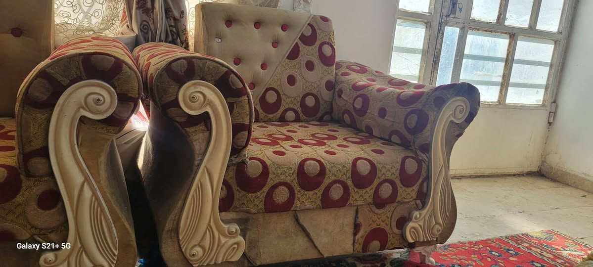 للبيع قنفات مستعملة نظيفة 7 قطع
السعر 100 ألف 
للتواصل على الرقم
***********
