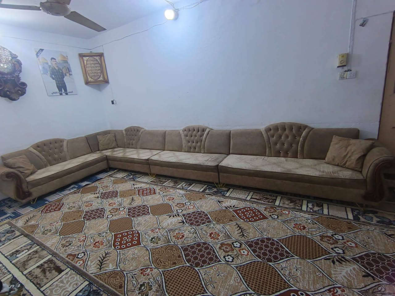 ديوان 14مقعد تسكام وقوي ثكيل تكمه جديد كلش نضيف جد سعره 325يوجد توصيل داخل كربلاء ***********
