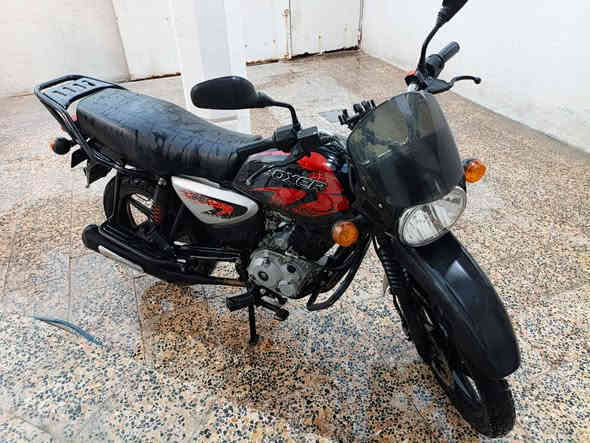 السلام وعليكم للبيع دراجه بوكسر جبلي ( فحل ) رقم وسنويه رقم بغداد دراجه نضيفه جداً مكينه ما مفتوحه السعر 2400 بس بيع ماراوس ***********
