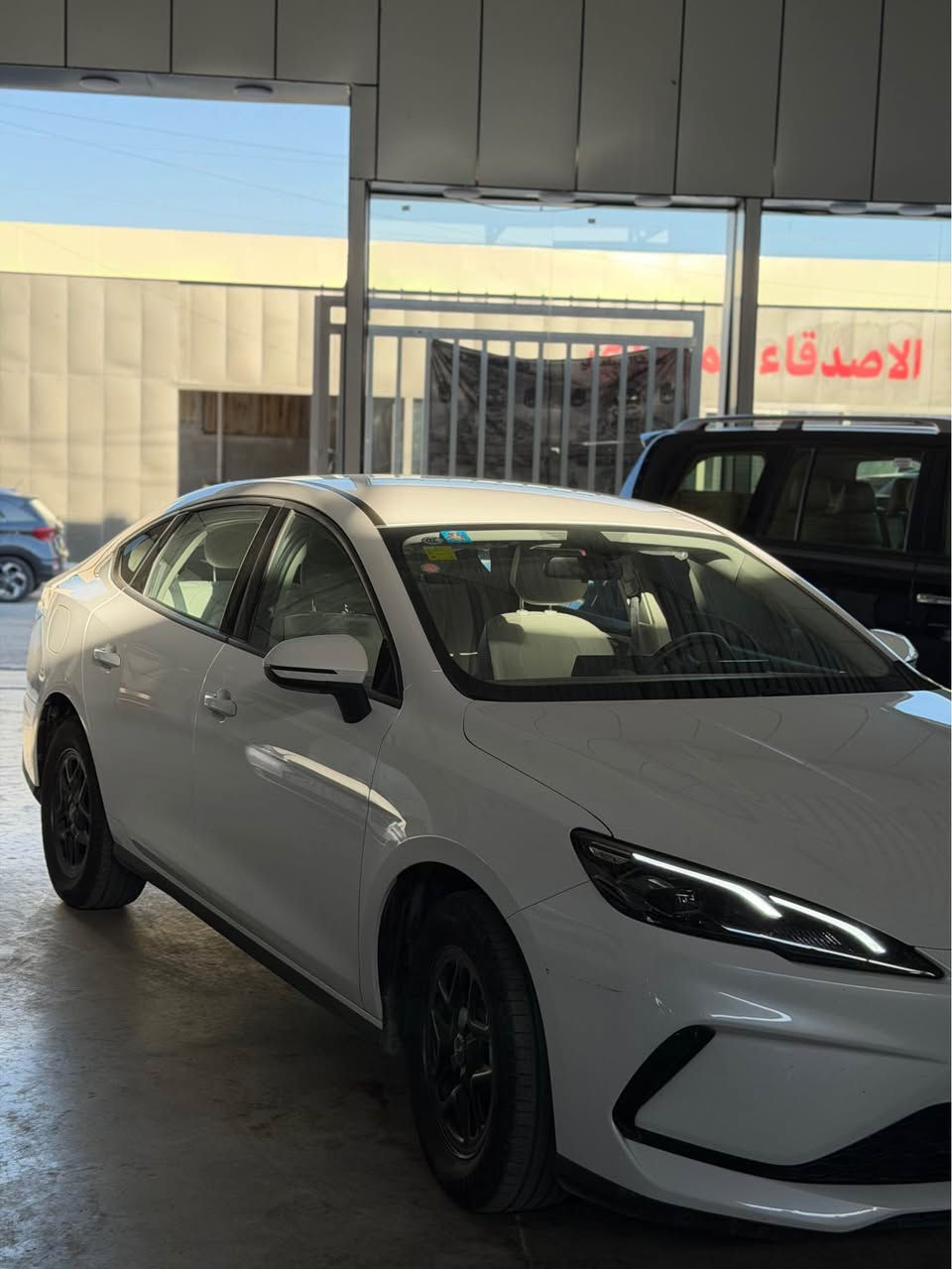 للبيع بي وايدي سيل 5  
السيارة كفاله عامه بيها ملاحضات بسيطه 
رقم بغداد مميز 
عداد السيارة 24.000 الف كيلو 
مكان السيارة البياع
للتواصل واتس او اتصال 
***********
*********** أربيل, العراق
