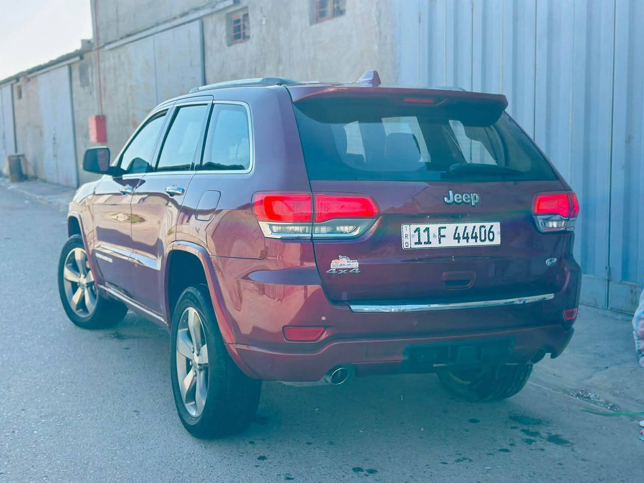 السلام عليكم جيب 2014 وارد امريكي 
رقم بغداد بسمي فول مواصفات محرك 6 سلندر بيه  صبغ جاملغين امامي وباب سايق مبدل نفس لون اصلي ب 185 ورقه ***********مكاني بغداد بغداد, العراق
