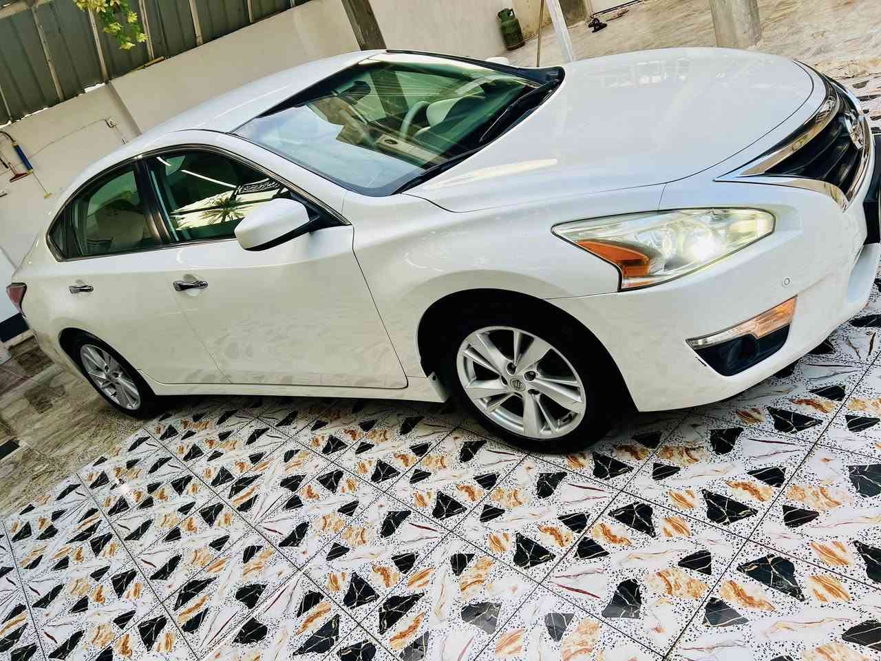 السلام عليكم نيسان التميا 2014خليجي مكفوله جاهزه مجهزه من كلشي رقم سلمانيه تحويل مباشر كير محرك تخم تاير صدر كله جديد علشرط 👍
سياره فول الفول موصفات 
1بصمه 2حسسات امامي خلفي رادار 
شاشه اشكال موصفات بيها 
سعر 137بيها مجال بسيط بيع فقط
مكاني ديالى المقداديه 😎
***********
