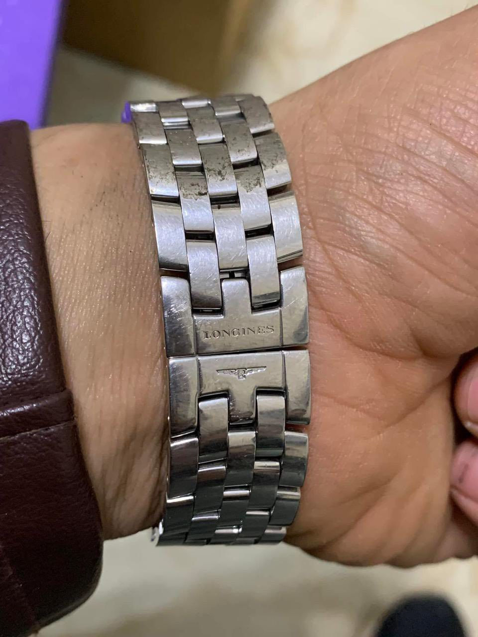 الروعه لونجين
ساعة لونجين رجالية كرونوغراف

• الوصف: تصميم كلاسيكي أنيق مع علبة مستطيلة من الفولاذ المقاوم للصدأ، سوار معدني فاخر، عدادات فرعية للكرونوغراف، نافذة تاريخ بين 4 و5، وحركة سويسرية دقيقة.

• المميزات:• صناعة سويسرية أصلية (SWISS MADE).

• مقاومة للماء حسب الموديل.

• تصميم فاخر يناسب المناسبات الرسمية واليومية.

بدايه ٥٠٠٠ رافعه ٢٥٠

الرافعه برقم التليفون 

حظ  سعيد 

Enjoy


**إذا كنت صاحب هذا الإعلان وتريد حذفه لأي سبب، رجاءا أرسل رسالة إلى الدعم الفني**