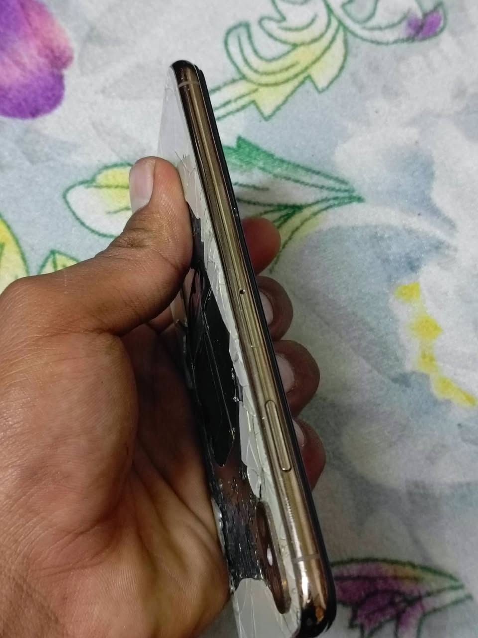 سلام عليكم ايفون اكس ماكس ذاكره 256 مبدل شاشه اصليه وضهر مكسور الجهاز قافل ايكلود مراوسه أو بيع قيم وخذ


**إذا كنت صاحب هذا الإعلان وتريد حذفه لأي سبب، رجاءا أرسل رسالة إلى الدعم الفني**