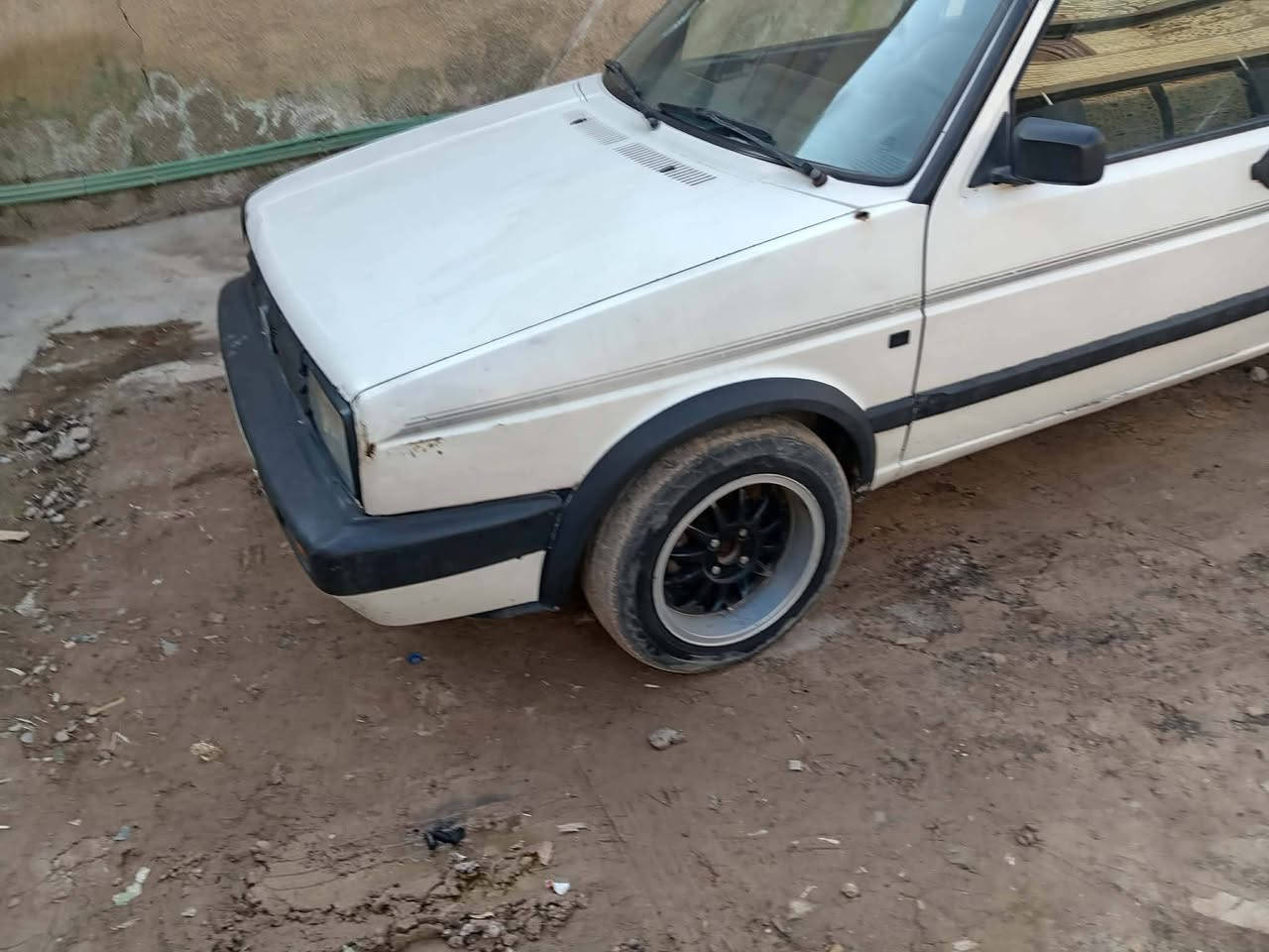 كولف موديل ٨٩
السعر ٢٥$ و بيها مجال 
العنوان بغداد البلديات 
رقم الهاتف ***********
