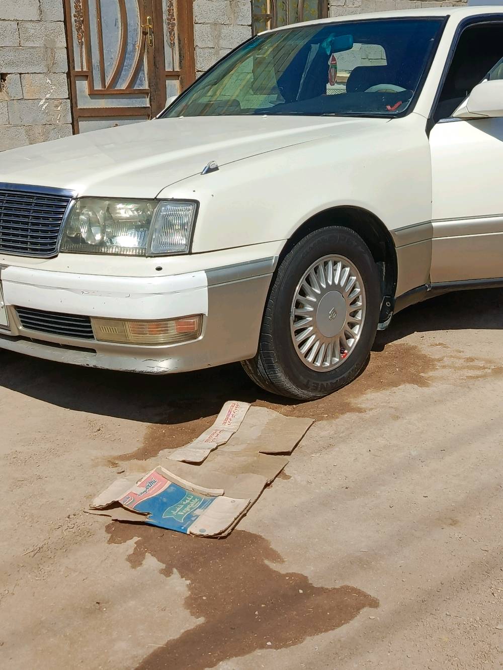 كراون راس الثور فلات موديل 1996 رقم دولي بصره باسمي شرط التحويل مكفوله من الكص والنقل والوصوليات كرستال اصل الايت ابو عيون سنتر لوك جاهزه كير محرك كهربائيات بيها معجون باب خلف السائق العنوان البصرة قضاء الدير السعر 95 وبيها مجال بسيط 