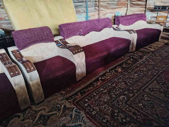 تخم ١٠ مقاعد نظيف السعر ١٦٠رقمي ***********
