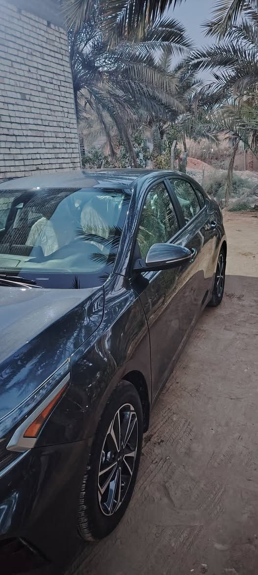 السلام عليكم كيا فورتي مديل 2023 
رقم اربيل تريد تحويل وكالة مضمونة 
لا صبغ ولا تبديل بس دعاميه وبارد بالجاملغ بدون ايرباك السياره جديده 
محرك 2000 دوش ماشيه 20 ميل 
الارضية مغلفة جلد 
رقم الهاتف *********** 
السعر 155 وبيها مجال
