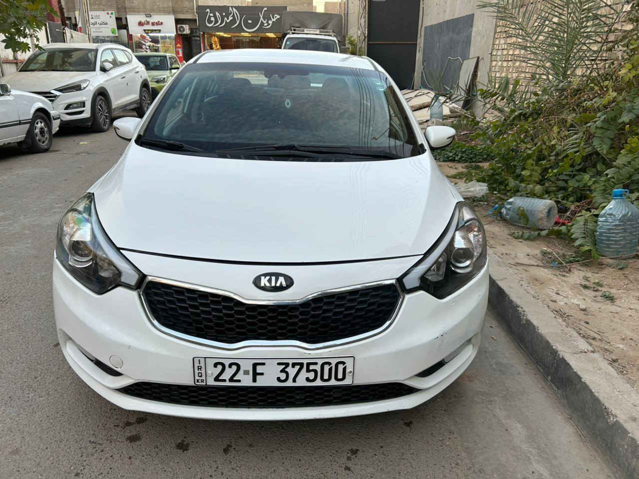 السلام عليك 
سيراتو ٢٠١٤ بيهة اربع قطع صبغ رقم اربيل وكالة عامة بااسمي نص مواصفات
ماشيه ١٧٤ كيلو حقيقي 
كير مكينة كفالة من التجفيت ابلاديات 
تخم تاير ويل جديد 
تبريد ثلج مابيهة كل نقص السعر ٩٩ بيهة مجال بسيط 
بابل المسيب ***********
