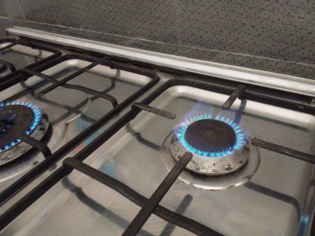 سلام عليكم مكلفه بنشر طباخ مصاله شهرين علا استخدامه وكلش نضيف يردون يبيعو مستعجلين بسعر 500وبي مجال قليل


**إذا كنت صاحب هذا الإعلان وتريد حذفه لأي سبب، رجاءا أرسل رسالة إلى الدعم الفني**