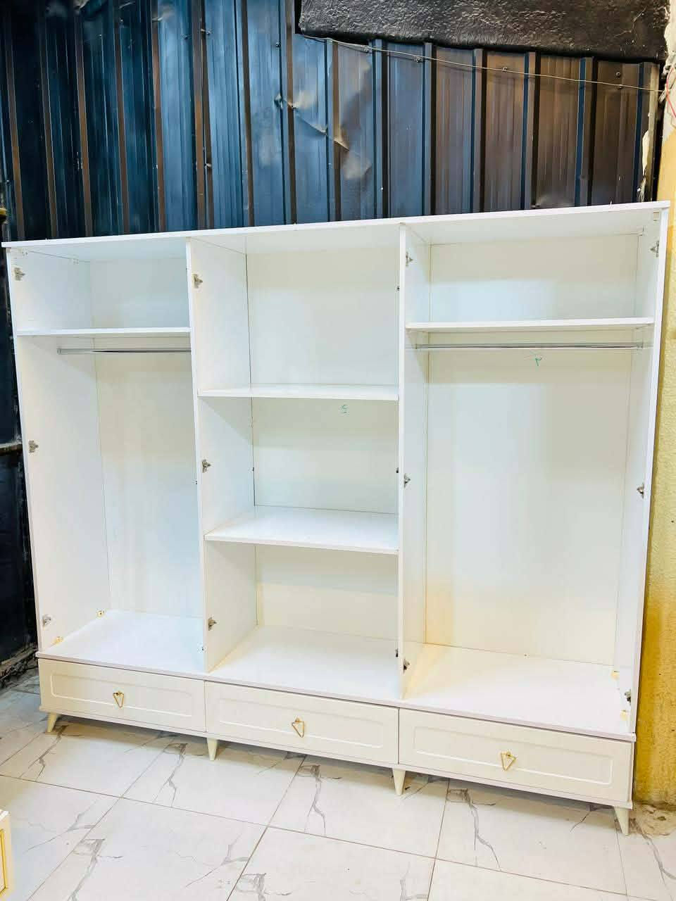 غرفه نوم تركي 🇹🇷🫡
5 قطع ضخم موديل كانتري 
شركه عالمية لل اثاث سجج هادروليك صبغ حراري بسعر 650 مع شد ونقل مجاني 🧑‍🔧


**إذا كنت صاحب هذا الإعلان وتريد حذفه لأي سبب، رجاءا أرسل رسالة إلى الدعم الفني**