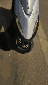 السلام عليكم دراجه للبيع مكينه 49 مفتوح كهربائيات شغاله كله.  مكاني حله جبله لسعر 400وبيه مجال لطيبسن ولي مو شراي لا يتعبني.  ***********
