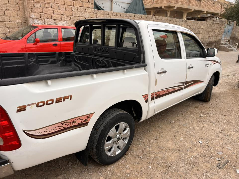 السلام عليكم
هايلوكس عذاري 

موديل 2009 كويتي 

شاصي 19 شرط التحويل رقم دولي بغداد 

محرك مامفتوح شرط كير عادي 

سيارة جديد وغرفتها حلوة جاهزة من كلشي

بي ملاحظات بسيطه بارد شرط بدون صبغ 

السعر 165 بي مجال بسيط الشراي 

***********

                     ((ملاحظه)) 

 اعتذر عن بيع الأقساط او المده

مكان السياره ديالى بعقوبه 

ملاحظه بدون تعليق سلبي رجاءا كلشي اكو بل سوك 

خلي تعليقك ايجابي لا سلبي
