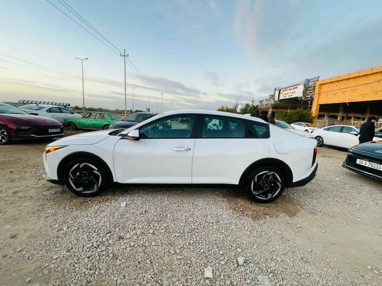 للبيع او المراوس
K4
 مرقم شهداء مثنئ وكاله عامه من المالك مباشرة
الضرر تبديل بنيد فقط بدون دواخل
صورت الحادث مرفقه بل منشور 

السعر 165$$وبيها مجال***********
