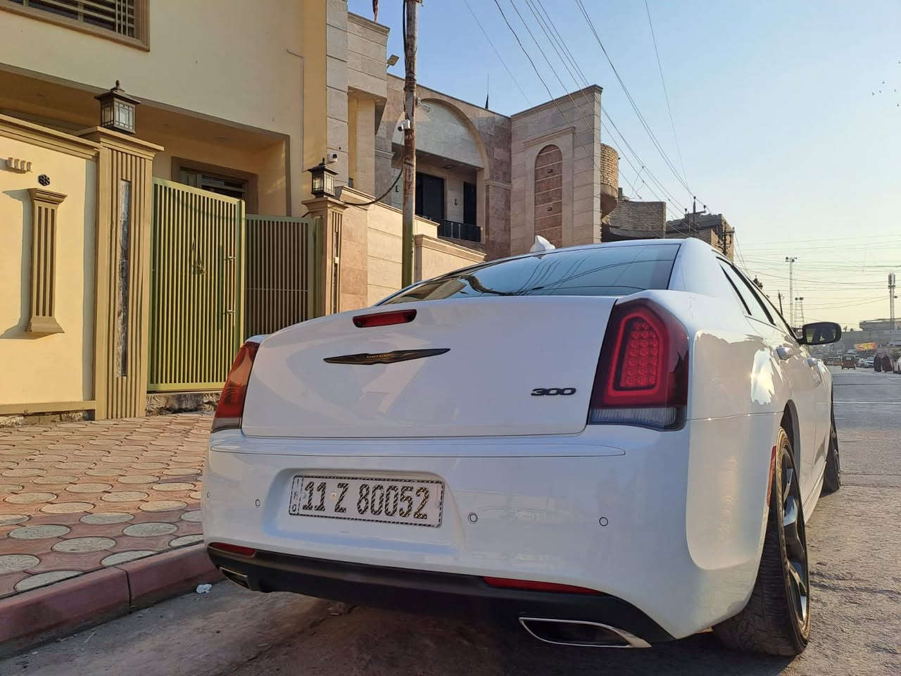 اوباما كرايسلر
صور الحادث منشوره 
موديل 2022
مواصفات 
حساسات امامي خلفي 
تشغيل عن بعد 
رادر جانبي 
جلد تدفئه تبريد 
بجم عريض
مكان السياره (بغداد) 
ماشيه 50
***********
