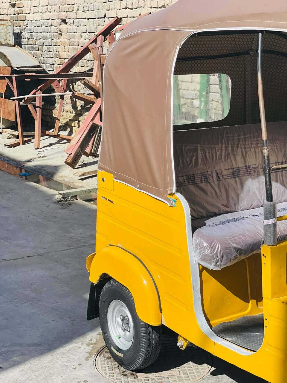 سلام عليكم تكتك للبيع مديل 19رقم واسط كفاله فقط دوس معمره مكان واسط نعمانيه الاستفسار الاتصال ***********  ***********
