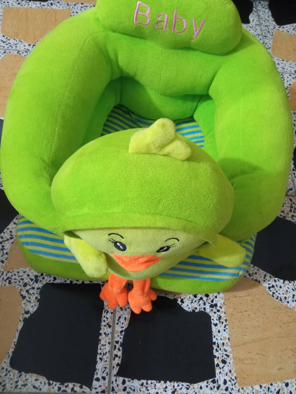 السلام عليكم ورحمة الله وبركاتة
عندي حجله ودب كبير وبي مقعد للطفل ولعبة الموسيقى 
الحجله ب15 الف
والدب ولعبة الموسيقى ب15
مكاني حله حي المهندسين 
رقمي *********** متواجد واتساب
