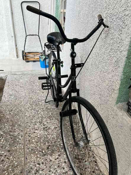 السلام عليكم بايسكل سانتوس للبيع موديل 21 جاملغات موجودة قلق صينية موجود نضافة فول سعرة 160 وبي مجال للطيبين أو مراوس بنكسي لشة طويلة مارشال مكاني حي الجهاد لا استفسار رقمي ***********
