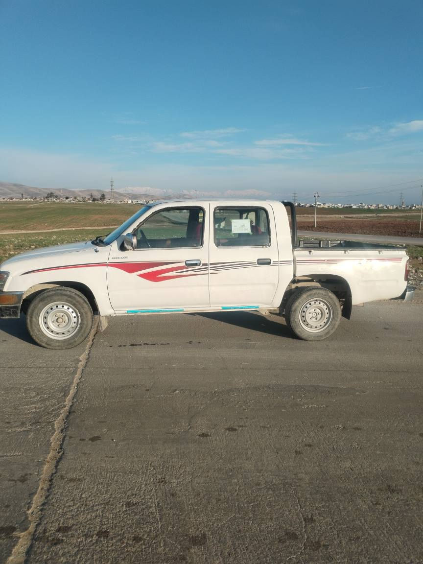 تویتا هایلۆکس مۆدیل 2001 مە نە فیست فسفوڕ مە کینە سپی مە رغوب ناوسور بێ تە قە ورە قە مە کینە وگیڕ کارە بای بە شە رت ماڵی دۆستە بۆپە یوە ندی  *********** 
*********** شوین عربت السليمانية, العراق
