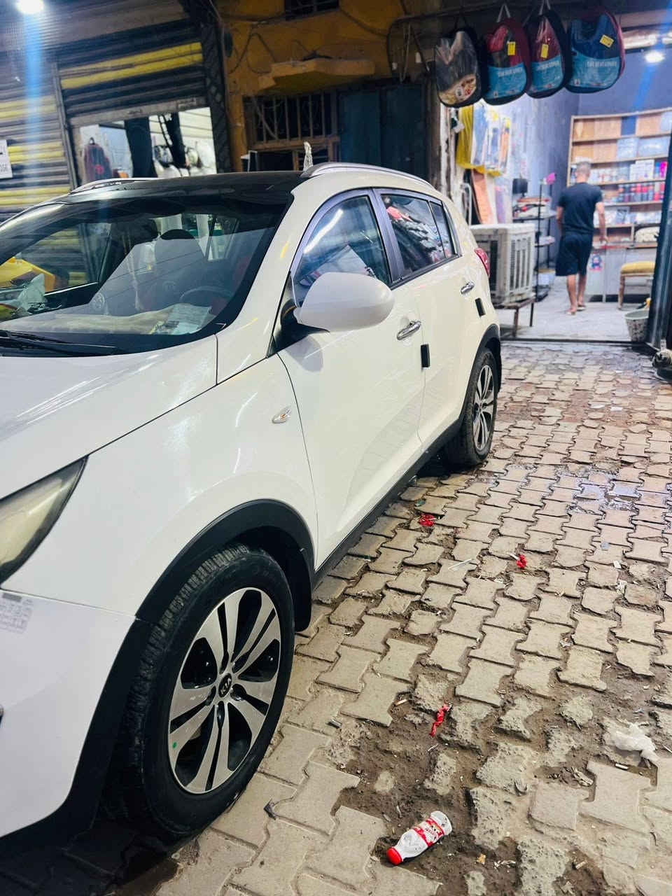 كيا سبورتاج 2013
بانوراما 
سعر 145 بيه مجله قطعتين بارد بيها بس 
***********
