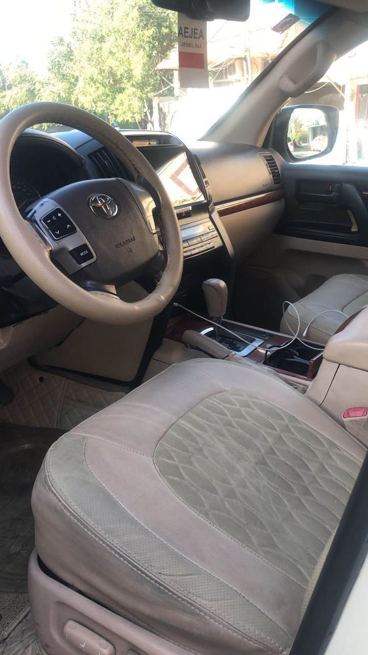 السلام عليكم
لاندكروز ٢٠١٢ ماشيه ٢٠٠ بيع او مراوس بيه صبغ بداية القمارة فقط صفحتين صبغ بسبب الشريط بدون اي حادث شرط بدون دواخل مكينه ٨ سلندر  حدادية جديدة كير مكينه مكفولات السعر ٢٩ بيه مجال للاستفسار *********** بغداد, العراق
