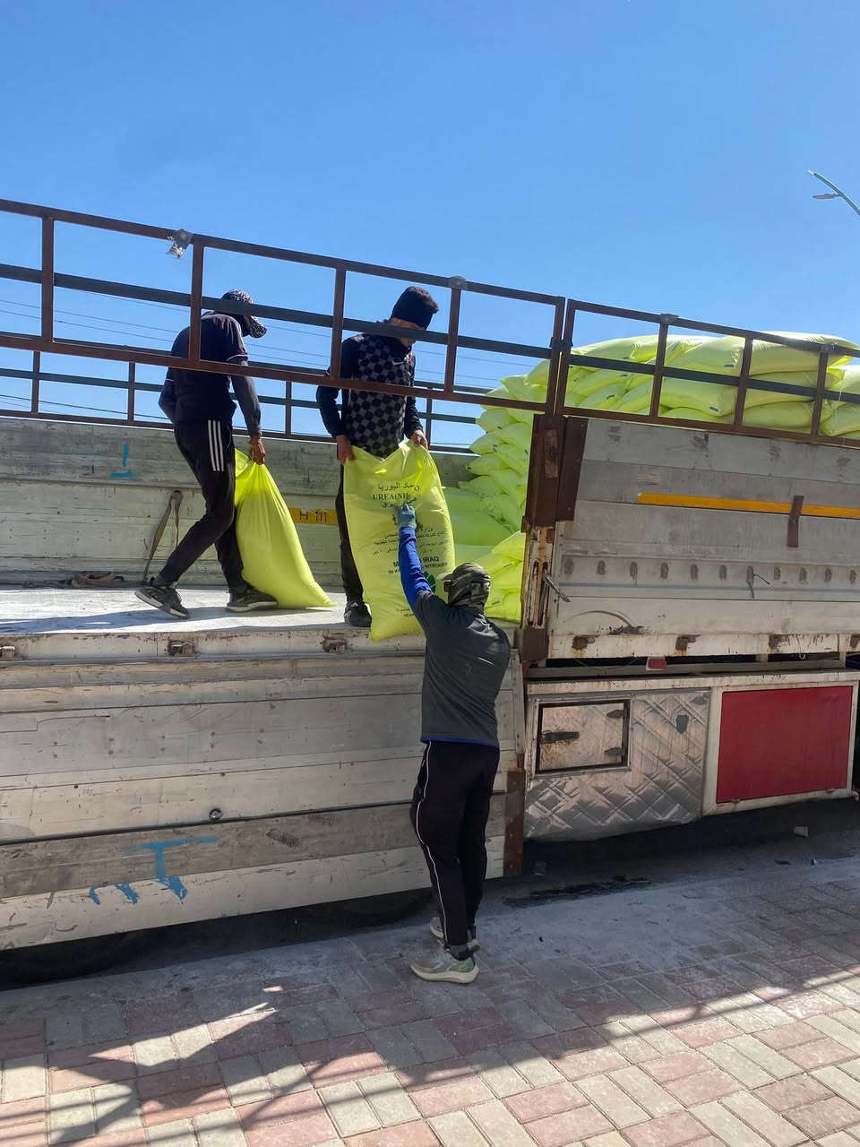 السلام عليكم 

متوفر يوريا عراقي معمل البصره جديد 

اسعار تنافسيه و مناسبه جداً

السعر 790.000الف للطن الواحد 

العنوان الانبار الرمادي بالقرب من محافضه الانبار 
للاستفسار الاتصال ***********
