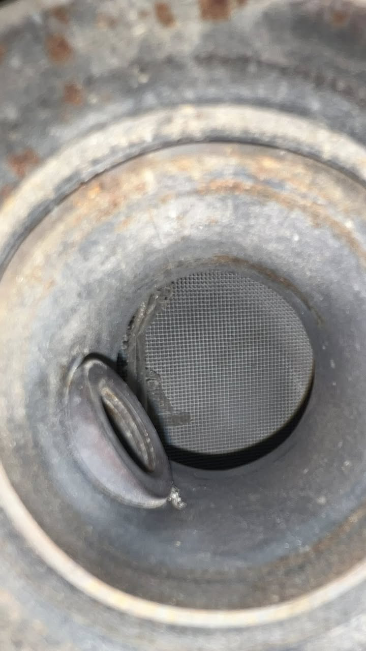 السلام عليكم حجر بيئه مال صالنصه للبيع  جدد وشرط التشغيل السعر 200وبيهن مجال مال سيارة توريس ***********
