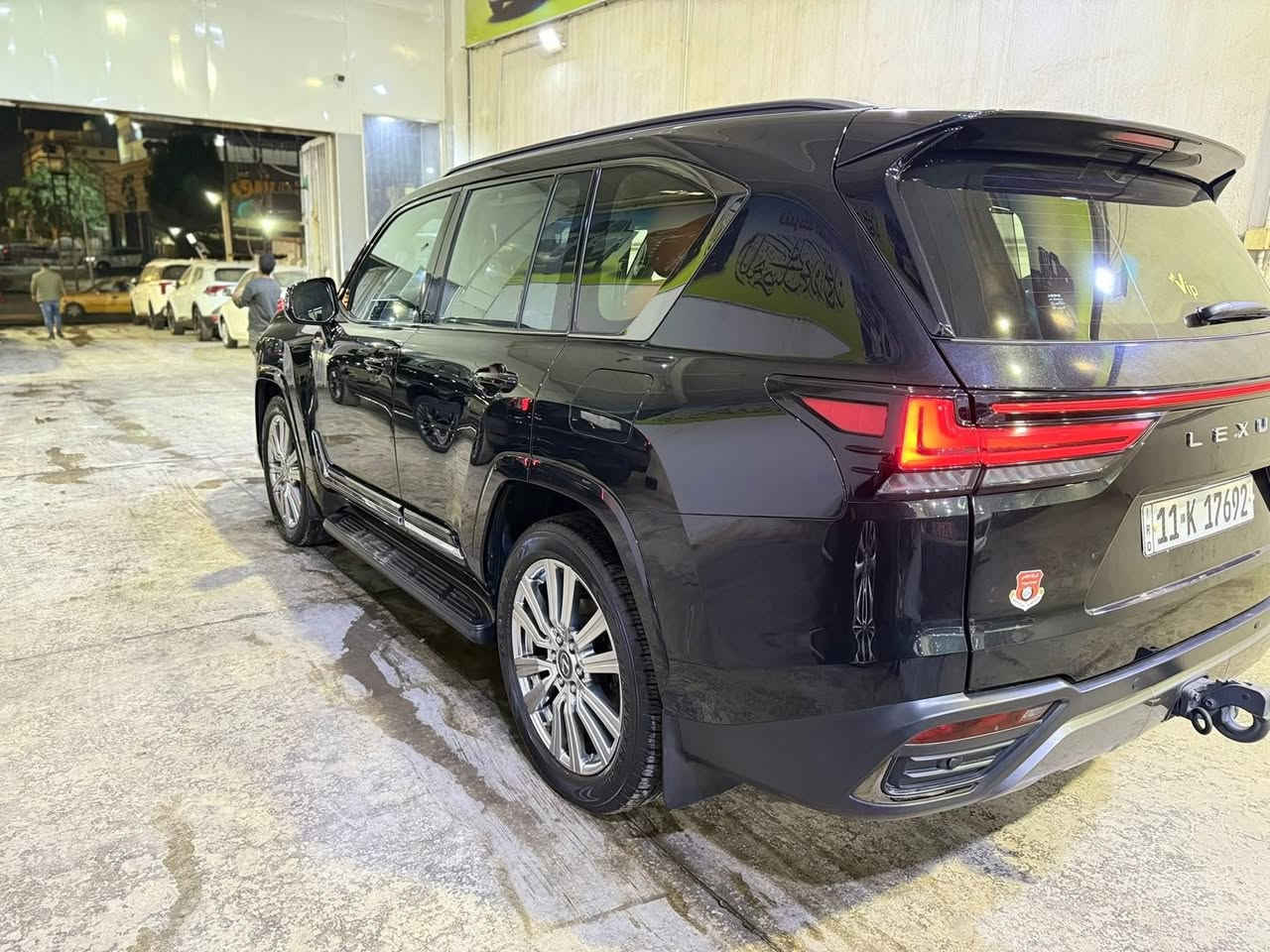 السلام عليكم 
لكزس VIP 2023 وكالة SAS
ماشية 29 الف كيلو متر 
مكفولة السيارة كفالة عامة ماعدى رصعه صغيره وبالجاملغ الخلفي ومطلعيها pdr 
السيارة مغلفة ppf
سعرها :108.500 الف دولار (10شدات و85ورقة) وبيها مجال 
للاستفسار:***********
مكانها:معارض النهضة شركة اللامي
