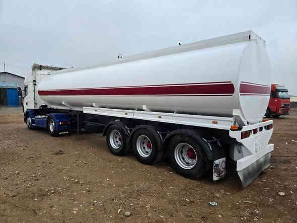 ژ.م/***********
اسكانيا موديل 2002حجم420انجيكتر/تةبريد رتايدةر سلاجة سپليت /سةنةوي تةنكر تريلة دةبل تاية 47 طن 
سةنةوى نوئ 
سعر /220$ أربيل
