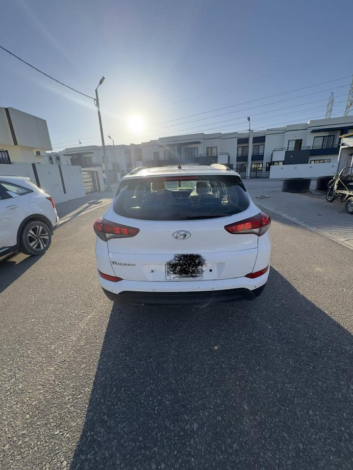 توكسان موديل 2016
كفالة بيها بس باردات 
السيارة نظيفة كلش  
ماشية 185 
السعر 168 
مكينة 2000 

للتواصل الاتصال على 
***********
                                                 ***********
