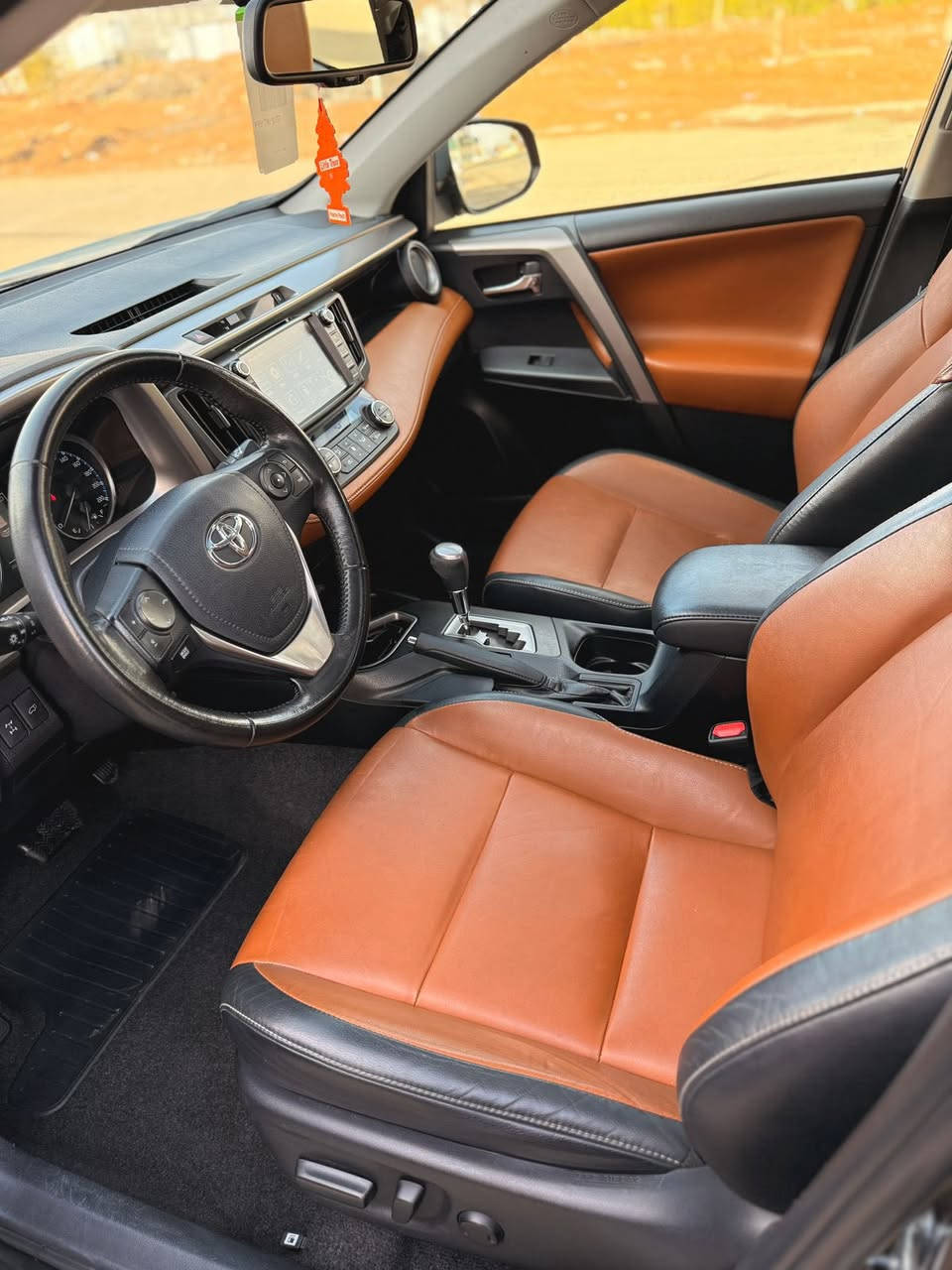 تويوتا راف RAVR .AWD موديل 2018 السيارة فول فول
مواصفات السيارة  الشركةساز بريكي زيرو السيارة الجديدة مواصفات سلايت ده بل اكس بصمة تين مراية شفط السيارة كلين تايتل 100/100 جديدة حلوه فول
لايت زينون داخل جديد ceo sport تاخم تايرات جديدة 
كير محرك بشرط السيارة مكفولة دعامي لو دعامي بشرط 
السيارة ده عامي بشرط كفالة عامة
.*********** کورك
.***********  اسيا 
واتس اب موجودة
