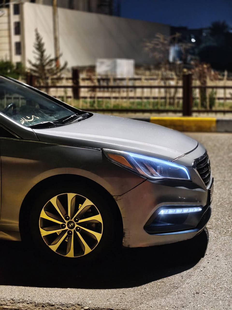 للبيع:سوناتا.
موصفات اسبورت Sport
موديل 2015
السياره ماشيه 130الف ميل 
.
موصفات رادار جانبي مثبت سرعه شاشه كبيره تبريد بيانو 🎹 صندوق ذكي بصمه تشغيل بصمه ابواب نضام ترحيب عند القتراب   8سماعات دانتوس كشنات هيتر كشن كهربائي وخير من الله بيها موصفات السياره كلش حلوه ومال جناي 
.......
حاذثتها صندوك بيها اشويه دواخل خفيفه تبديل صندوك وجاملغ امامي جـه السايق  وبيها اماكن بارد 
مكان السياره تلعفر 
سعر السياره 125ورقه 
رقم:‏‪0751 892 0336‬‏
