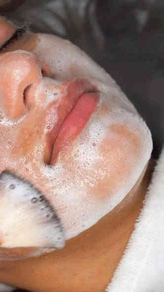 اهلا وسهلا زبوناتنا الجميلات رضائكم هو غايتنا ولتكوني مميزه 🎀
اسعارناً مناسباً 📍✨
تنظيف البشرة هايدرو ب15
تنظيف البشرة ملكي ب25
حفافة 5
شمع للوجه  8
بديكير 10 مع املاح طبيعية 
الماكير 20
سحب لون شعر قصير 20 واسط 25 فما فوق حسب طول الشعر
صبغ شعر قصير جدا 15 المتن 25 الوسط 35 الطويل حسب طول الشعر 
ميش كثيف قصير 25 فما فوق حسب طول الشعر
تسريح الشعر يخلي شعرج سرح حسب طول الشعر 
قص 5 اي قصه 
معالج لترميم وتغذية الشعر القصير 30 فما فوق حسب طول الشعر
اهلا وسهلا بلجميع 
مركز ألين للتجميل
العنوان//كربلاء حي الرباب قرب سيد سماعيل 
الحجز //***********
***********
