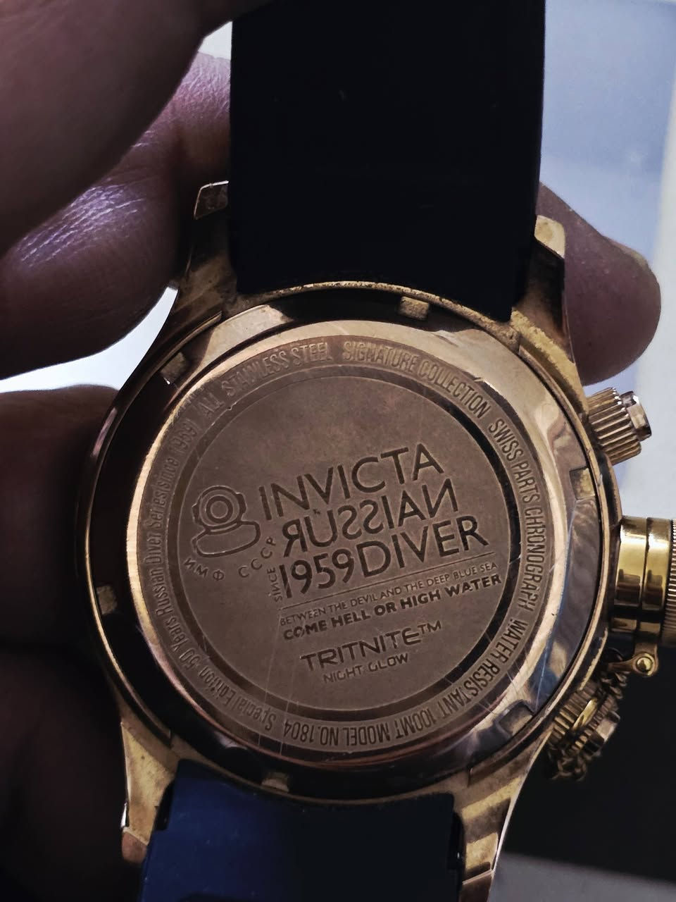 انفكتا 
سويسري اصلي بطارية 
كونوكراف ستوب وتش سناتر 
جام زفير 
زمبلك والمداوس عكس على يسار الساعه 
سبر رب
قطر ٥٠ 
الساعه ضخمه 

١٥٠ الف المكان اربيل 
يوجد توصيل 
Samer Akeel AlJboory 
 رابط التكتوك 
https://www.tiktok.com/@samerakeelwatch?_r=1&_t=ZS-92XzzfzgLln


**إذا كنت صاحب هذا الإعلان وتريد حذفه لأي سبب، رجاءا أرسل رسالة إلى الدعم الفني**