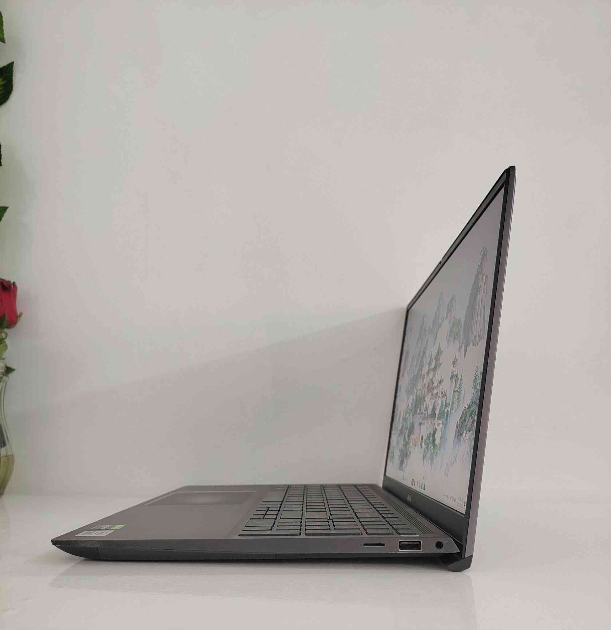 🔥 مو كل i7 يعتبر قوي… هذا i7 فئة GTX 1650 Ti

💻 Dell Vostro 7500 – أداء فعلي مو أرقام بس!

إذا تبحث عن جهاز يتحمل ضغط شغل، تصميم، ألعاب، وبرامج ثقيلة بدون تهنيج… هذا هو الخيار الصح ✔️

🧠 المواصفات :

✔️ المعالج: Intel Core i7 الجيل العاشر فئة H (أداء عالي حقيقي)
✔️ الرام: 16GB DDR4
✔️ الخزن: 512GB SSD
✔️ كرت الشاشة:
🔹 Intel UHD Graphics
🔹 NVIDIA #GTX 1650 Ti 4GB

✔️ الشاشة: 15.6” FHD
✔️ كيبورد بإضاءة خلفية

📌 الحالة :
🔹 وارد أوروبي
🔹 نظافة 95% فما فوق (كالجديد)
🔹 بطارية جيدة – ضمان تشغيل ساعة وأكثر

💰 السعر
🔷️ 750,000 دينار عراقي 🎁 توصيل مجاني + حقيبة + ماوس هدية

🛡️ الضمان : 
✅ فحص أمام المندوب
✅ ضمان استخدام أسبوعين – أي خلل مصنعي يتم الاستبدال بنفس الموديل


**إذا كنت صاحب هذا الإعلان وتريد حذفه لأي سبب، رجاءا أرسل رسالة إلى الدعم الفني**