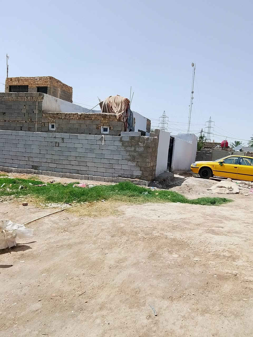 بيت 330م سند25 بي وصل تطويب
كهرباء ميزانية رسمية ماء مولدة غرفتين نوم 5في 4م صالة 10في 4م صافي استقبال 9في 4م صافي مطبخ 5في 4م صحيات حمام تواليت مغسلة صطح شتايكر عكادة بناء جديد صارلة 5سنوات البيت عالي عن الشارع ساحة خلفية 100م فارغة تصلح حديقة أو بناء مشتمل البيت ركن بصفة ساحة مبين بالصور ال حمد مقابل نزلة شيخ سامي الشارع بصف غسل السيارات مؤدي إلى البيت قريب نزلة السريع 80م عن نزلة السريع مسافة عن اليكرينات
*********** بي واتساب
