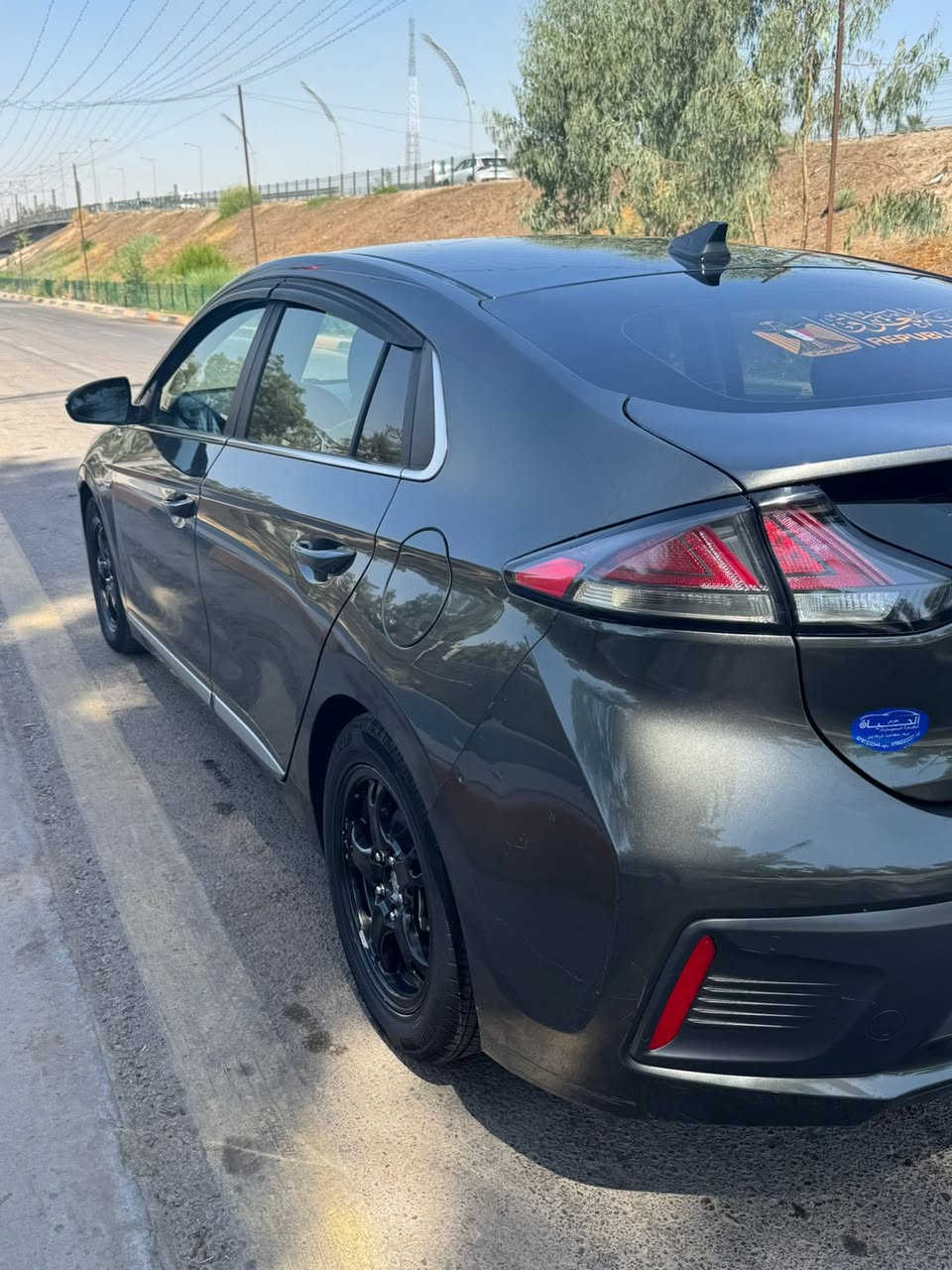 هونداي ايونك  2022 هايبرد
(+ هايبرد + بانزين ) 
فول مواصفات 

السيارة بأسمي التحويل مباشر

المواصفات :-

1. بصمة
2. كشنات مخمل ورصاصي 
3. كراسي تدفئة وستيرن تدفئة
4. كشافات LED 
5. رادار أمامي + جانبي + خلفي
6. قيادة ذاتية 
7. شاشة كبيرة أصلية
8. بگ لايتات LED 
9.خاصية مراقبة ضغط الهواء للعجلات
1. ثمانية ايرباگ أمامية وجانبية
2. تحديد مسار
3. اضواء ترحيب
4. فول تحكم ستيرن
5. تدفئة مركزية بالكامل
6. كاميرا خلفية
7. كروز سرعة
8. نظام صوتي مميز
9. نظام eco drive 
10. نظام sport drive 
11. نظام comfort drive 
12. نظام EV + HEV للقيادة يعني اربع انظمه قيادة 
13. مانع انزلاق
14. سايد بريك بصمة
15. مدخل شاحن 12v
16. مدخل ibod-aux 
17. مدخل usp عدد إثنين
18. گير شفتات ستيرن رياضي
19. دركة ستيرن سبورت رياضية D
20. حساس مطر
21. حساس اضاءة بالأماكن المظلمة 
22. نظام apple car play - androids 
23. نظام auto hold 
24. نظام خرائط GPS
35.بطاريه ليثوم 

ماشيه  132 الف كيلومتر

ومكفوله كير محرك كهربائيات  صبغ 
السيارة بيها كما موضح ب السونار 
ترقيم وهزة وفحص وسنوية جديد 

صور الحادث موضحة بالمنشور

سعر 135$ وبيها مجال بسيط حك الجيه


**إذا كنت صاحب هذا الإعلان وتريد حذفه لأي سبب، رجاءا أرسل رسالة إلى الدعم الفني**