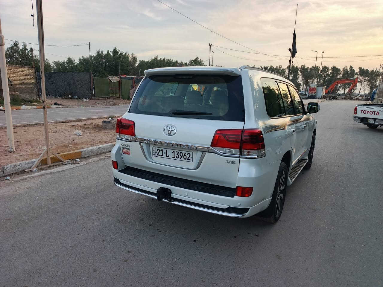 سلام عليكم لاندكروز موديل 2019 رقم سليمانيه تحويل مباشر *********** )(*********** مريميه 6سلند
فول 1ع1 بيه قطعتين لباقي كفاله موجود فيديو واضح لمكان بغداد لسعر 365 لشراي يتصل
