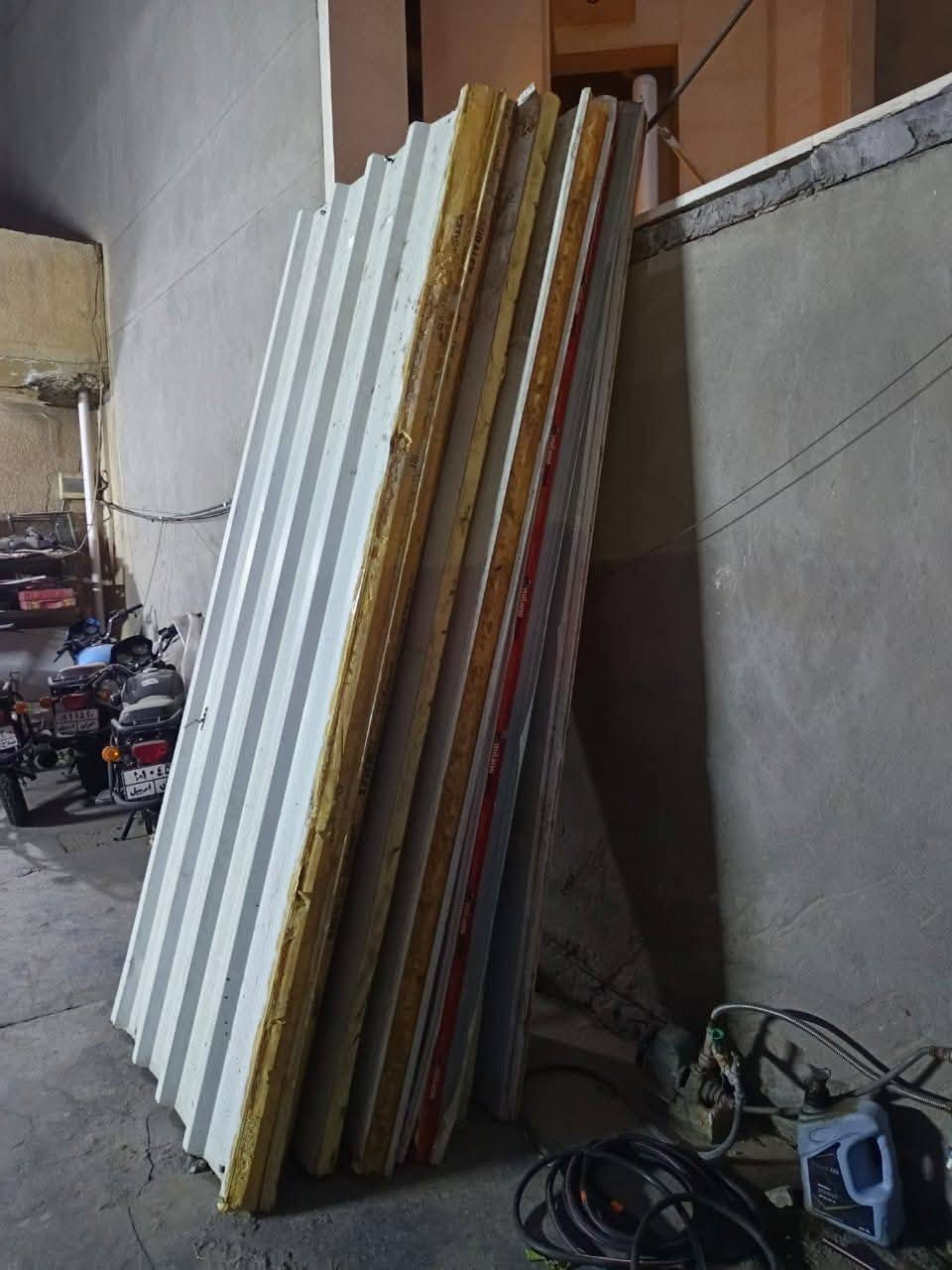 سندويج مستعمل نضيف 7 قطع... 5 قطع مال سكف و 2 مال جدار قياسهم 2متر و 75 سم ارتفاع... مكاني العامرية.... ***********
