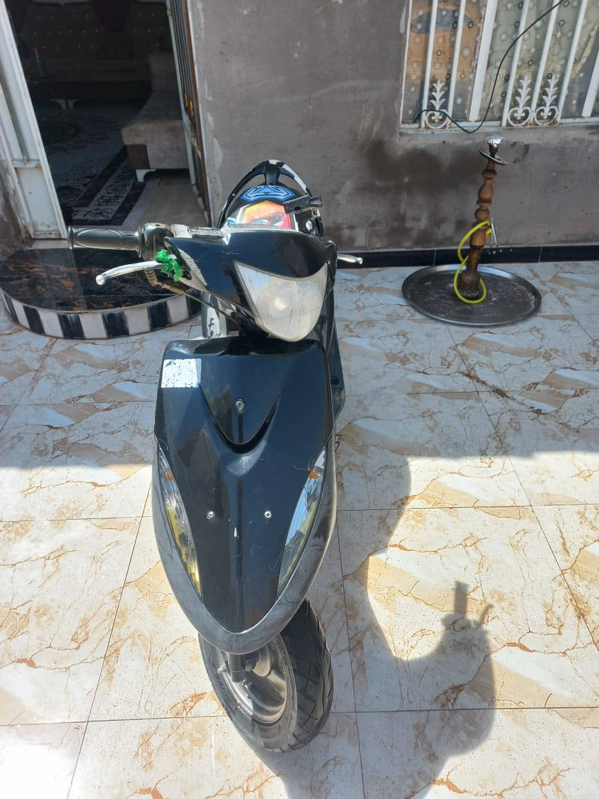 السلام عليكم دراجه ماكس عدله للبيع ما مفتوح بيه برغي مال رمبه دراجه كهربائيات كله شغاله سلف  دكت هندر الله شاهد مكينه خرسه ما عوزه اي شي شلعته تآكل الكاع سعر ٨٠٠ وبيه مجال مكاني البصره الزبير هذا رقمي بي واتس اب ***********
