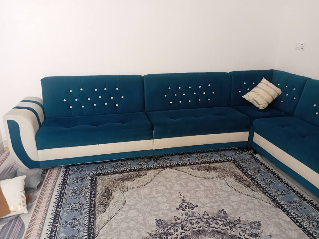 ديوان نظيف بدون ضرر 
٦ متر و٧٥سم 
حله .. الاكرمين
*********** حلة, بابل
