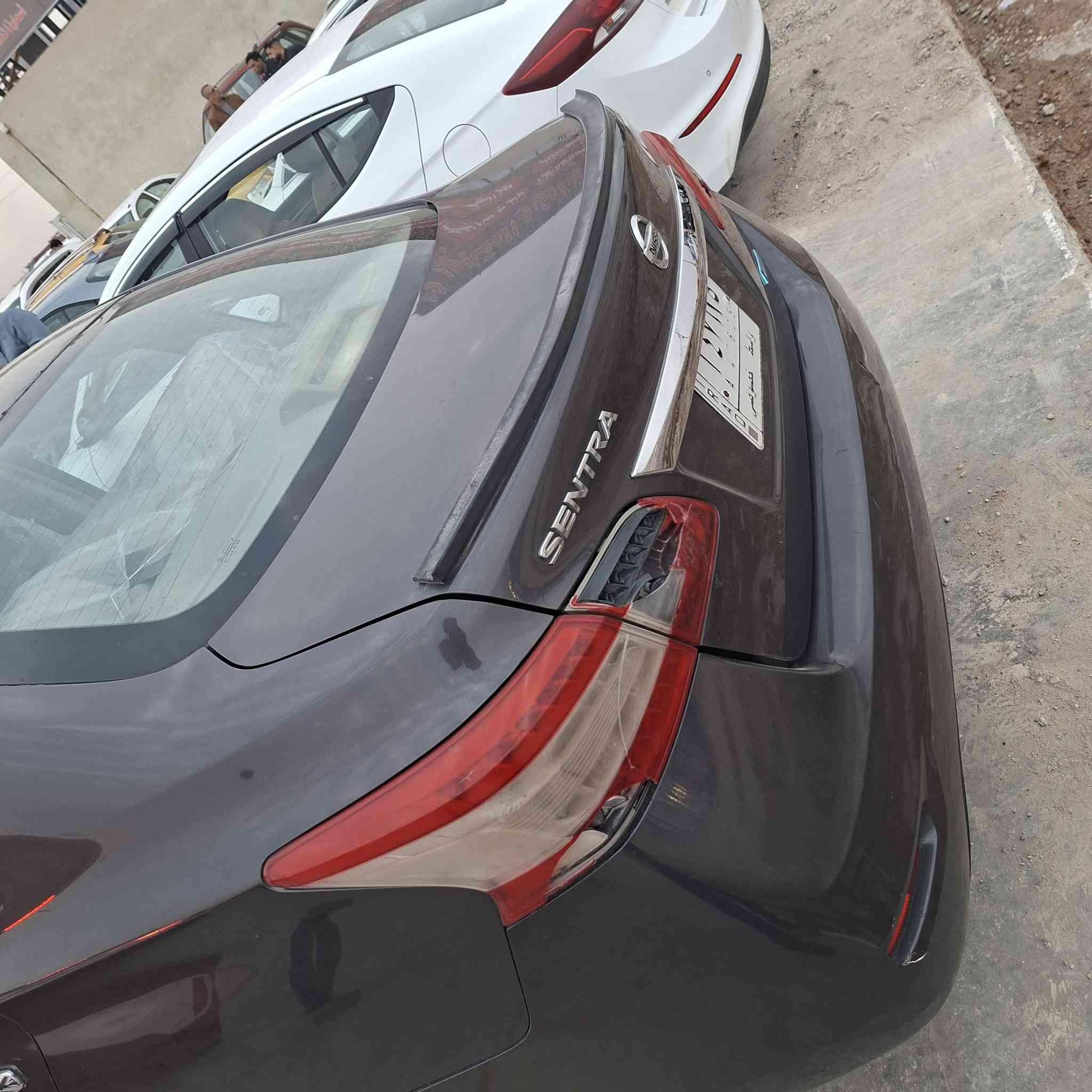 السلام عليكم نيسان سنترا للبيع موديل ٢٠١٣ رقم واسط سيارة مامتعوبة ماشية ٨٠الف مكان سيارة الكوت 
السعر ٨٨وبيهة مجال
*********** واتساب
